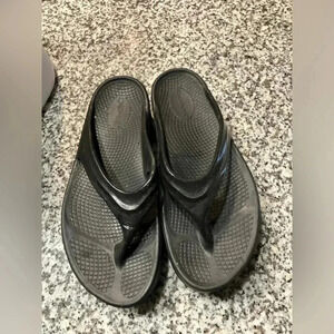 Oofos Flip Flop Sandal Womens  10 Black
